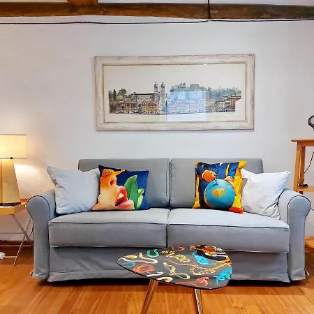 Apartment Ych-farnese Charme