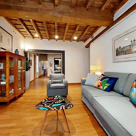 Ych-farnese Charme Apartment