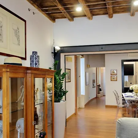 Ych-farnese Charme Rome