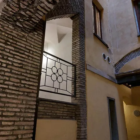 Ych-farnese Charme * Rome