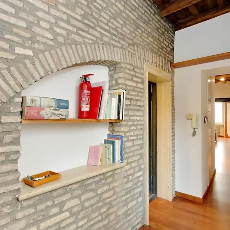 Apartment Ych-farnese Charme *