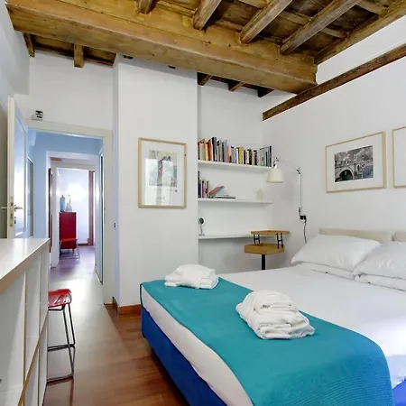 Ych-farnese Charme * Rome