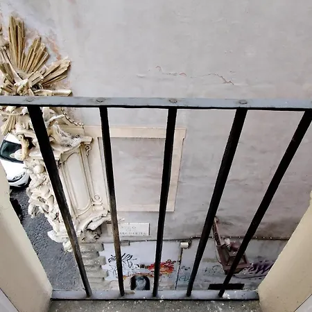 Ych-farnese Charme Rome